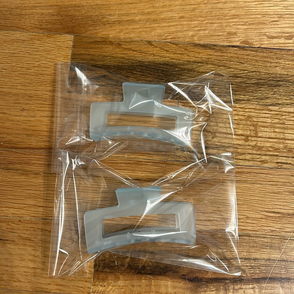 Claw clips